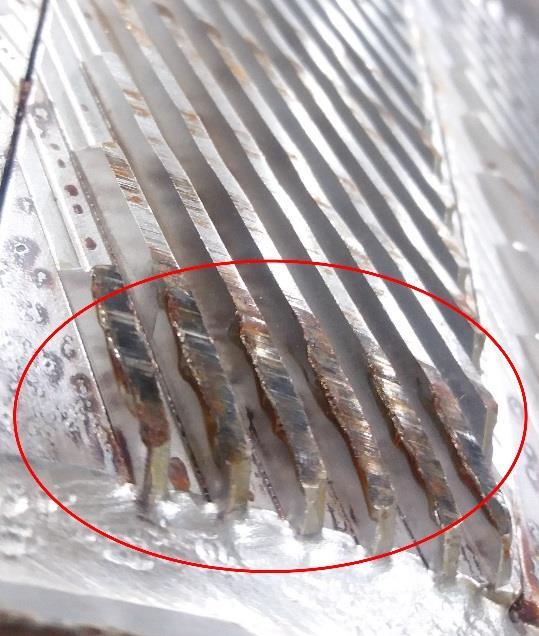 Teräpintojen vaurioituminen on kuvattuna laajemmalta alueelta liitteessä 4. Kuva 40.