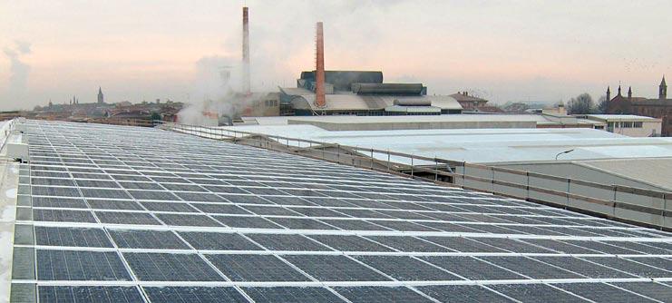 VACON OYJ VUOSIKERTOMUS 2010 > YLEISOSA Uusiutuvan energian käyttö on kasvamassa Tutkimuslaitokset arvioivat, että investoinnit uusiutuvan energian tuotantoon kasvavat vuoden 2009 noin 90 miljardista