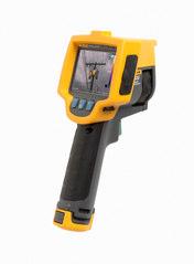 21 5.1 Lämpökamera Fluke Ti32 Tehtaalla käytössä oleva kamera on Fluke Ti32 lämpökamera. Alla olevassa kuvassa (kuva 9.) kyseinen malli. Kuva 9.