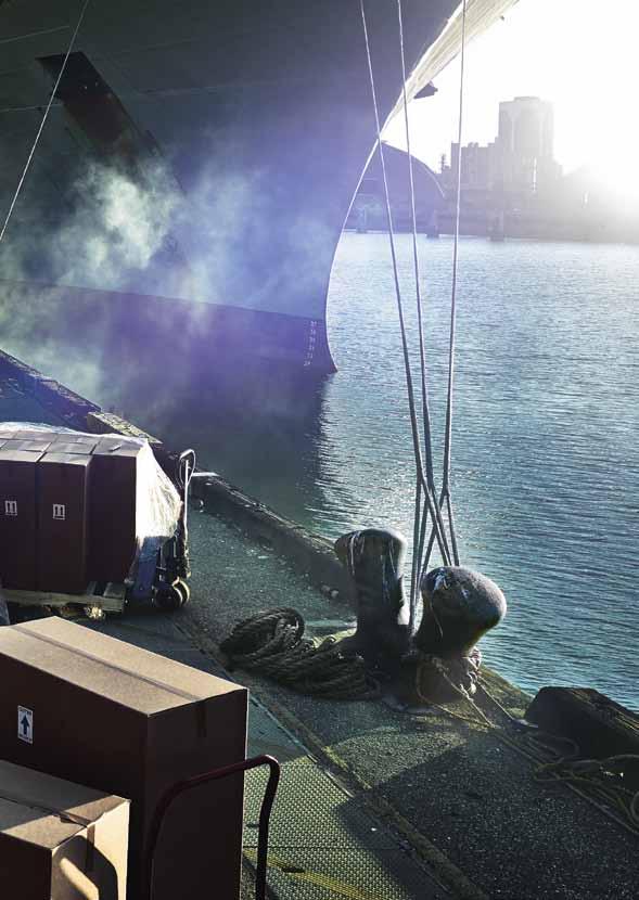 Sprinter on avoinna lähes kaikelle, mikä helpottaa päivittäistä työntekoasi. Se jaksaa kantaa myös raskaita taakkoja. Uudessa painoluokassa 5 500 kg kantavuus on yli 3 000 kg.