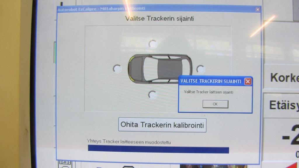 53 Mittavan Peugeot 5008:n alustasta oli valittavissa yhteensä 14 mittapistettä vasemmalta ja oikealta, joiden osalta mittavälejä voitiin valita tarkasteltavaksi.