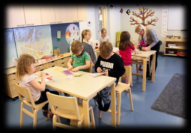 15 2.2 Varhaiskasvatuksen toimintamuodot Varhaiskasvatusta annetaan päiväkodissa, perhepäivähoidossa tai muuna varhaiskasvatuksena, esimerkiksi kerho- tai leikkitoimintana.
