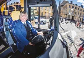 valoa kuvaa ääntä lavasteita esitteitä tanssia maalauksia taltiointia valokuvausta Koulutamme tekijät arkeen ja