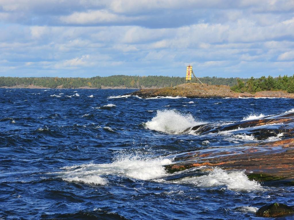 Nykytilanne Hallitusohjelmaan on kirjattu uuden kansallispuiston perustaminen Suomen 100-vuotisjuhlavuonna 2017 Muitakin vahvoja ehdokkaita,