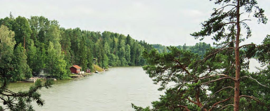 Suomi 100 ja kesä kukkeimmillaan! On juhlan aika! Maa kunnasten ja laaksojen, mi on tuo kaunoinen? Tuo hohtees kesäpäivien, tuo loistees pohjan tulien, tää talven, suven ihana, mi ompi soma maa?
