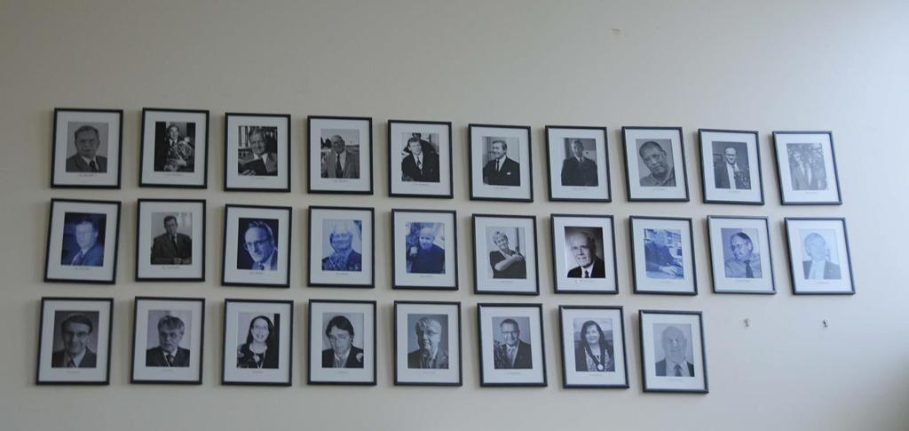 ja rauha -muistelmia vuosilta 1939-2009, Porin Lyseon Seniorien esittelyvideo Joutukaa sielut 2014 - Vuosina 2009, 2015 ja 2016 hän huolehti