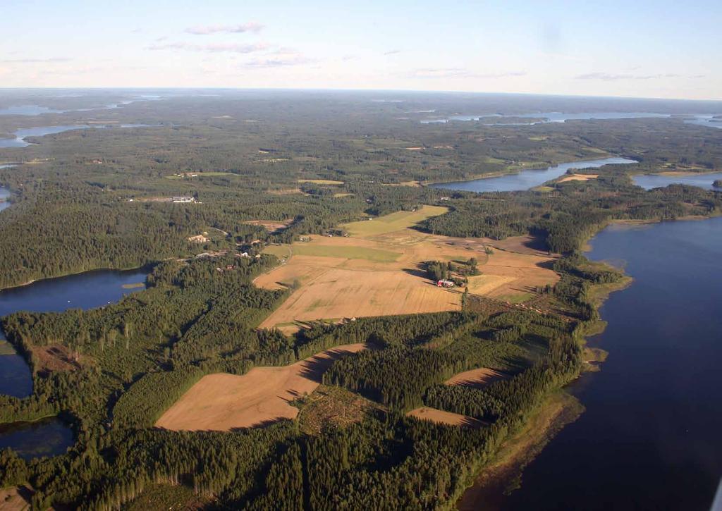 Ainut, mikä viljelijän elämässä on pysyvää, on muutos. Voimakkaan ilmastonmuutoksen merkkejä on jo viime vuosina nähty, eivätkä yhteiskunnallisetkaan olot ole öljyriippuvaisessa maailmassa vakioidut.