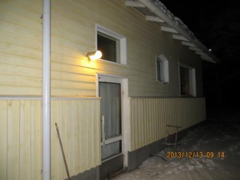 aikana. Kuva 11. Vuokrahuoneen ikkunan alareunassa aistittiin vetoa.