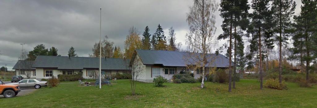 päähän sekä Sirppitielle on rakentunut omakotitaloja. Rakennsuten kerrosluku on I u½. Alueen rakennusten julkisivumateriaali on pääasiassa puuta.