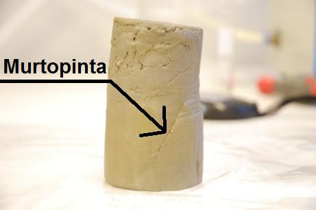 3.2 Kokeen olosuhteet ja tiedot Nopeassa, suljetussa kolmiaksiaalikokeessa kuormitusnopeus valitaan siten, että arvioitu murtotilanne tapahtuu noin 5-15 minuutin kuluttua kokeen aloituksesta.