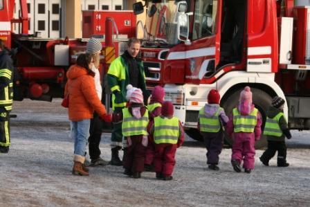 Pelastuslaitoksen tehtävät (Pelastuslaki 379/2011) Pelastuslaitoksen tulee huolehtia alueellaan: 1) pelastustoimelle kuuluvasta ohjauksesta, valistuksesta ja neuvonnasta; 2)