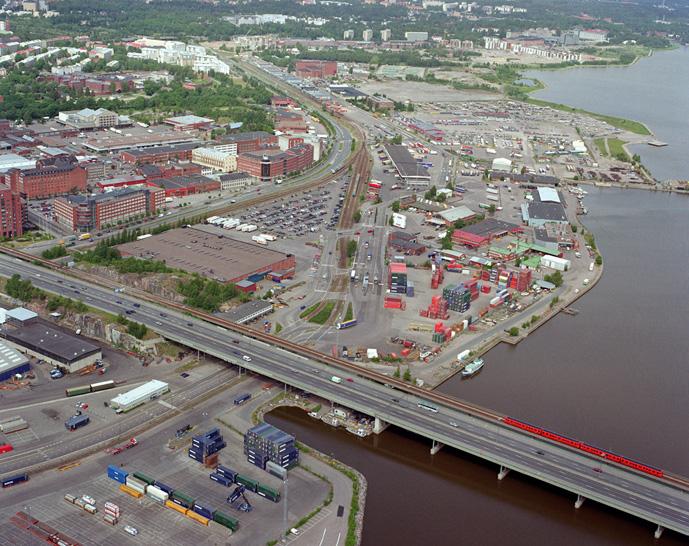Sörnäinen Sompasaaren ja Verkkosaaren alue (kuva 16) on tällä hetkellä suurimmalta osin sataman käytössä ja alueen veneilyyn liittyvä toiminta on lähinnä säilytystä.