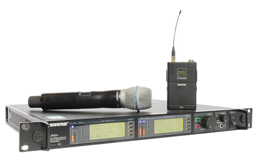 31 Kuvio 21. Shure UHFr langaton käsimikrofoni, nappi- tai pantamikrofonin lähetin ja kaksikanavainen vastaanotin (www.shure.com) 6.5.