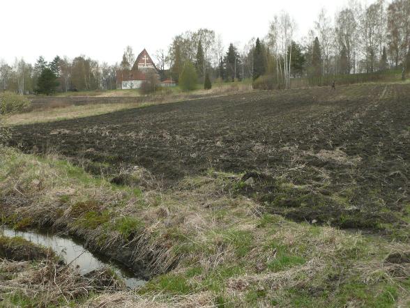 13 P: 6791 356 I: 3342 752 Tutkijat: Löydöt: Poutiainen H 2010 inventointi KM, saviastian paloja, Poutiainen & Sepänmaa 2010, Rautakauden yleiskeramiikkaa 4 kpl, 1 kpl