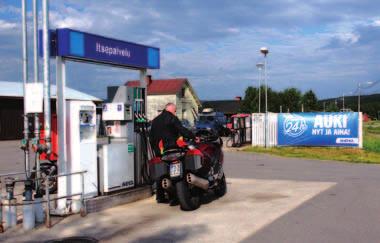 Nordberg ja kunnanjohtaja Vuokko Tieva-Niittyvuopio. Oik.
