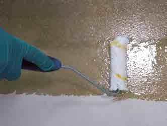pohjaan. Ultratopilla tehdyt lattiat voidaan jättää valupinnalle tai ne voidaan kiillottaa. Jos pinta jätetään valupinnalle se tulee suojata ja tehdä imemättömäksi Mapefloor Finish tuotteella.