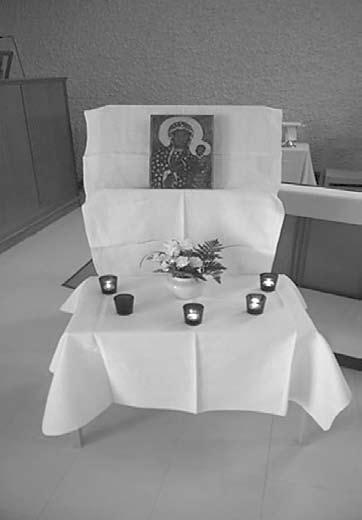 Päätän kirjoitukseni tuttuun lauluun Neitsyt Marian kunniaksi: Meren tähti kirkkain, portti luja taivaan, terve, äiti Herran, Neitsyt ikuinen. Gabrielin suusta tervehdyksen sait.