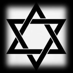 Juutalaisuus on monoteistinen uskonto eli he uskovat yhteen jumalaan. Jumalan nimi on hepreaksi JHWH, äännetään JAHVE.