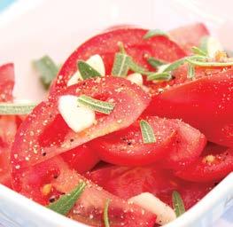 kastiketta Salaattivalikoima Vihersalaattisekoitusta, tomaattiviipaleita, tuoretta kurkkua, paprikasuikaleita, kuorittuja katkarapuja,