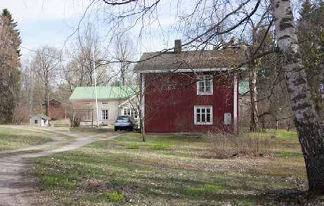 jpg Keskellä 27 D, Viksbergin luhti ja oikealla 27 B, vilja-aitta.
