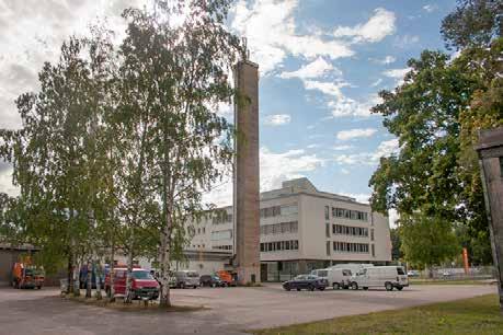 Vuonna 1954 valmistuivat tehtaan pohjoispuolella olevat kaksikerroksiset, pulpettikattoiset rivitalot (29 b ja c; luokka 1), jotka limittäin sijoitettuina muodostavat asemakaavallisesti