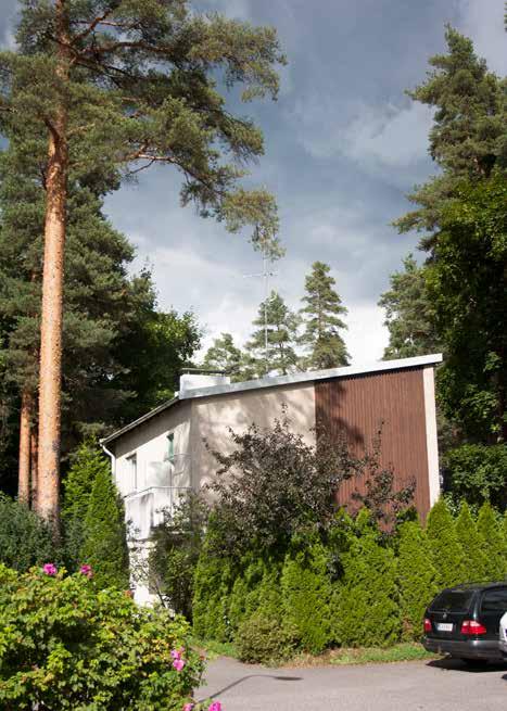 29D Amerin tehtaanjohtajan huvila pihan puolelta; piha on