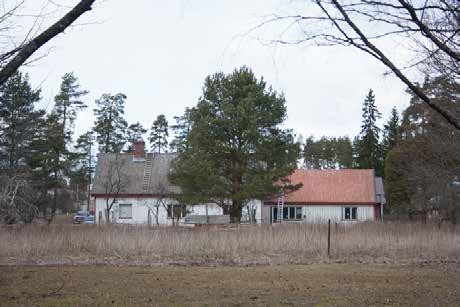 Vuosina 1932-33 rakennettu asuinrakennus on poikkeuksellisen kaunis ja korkeatasoinen maatilarakennus.