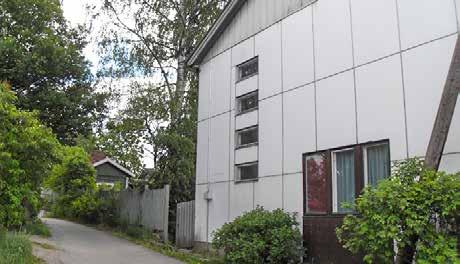 Viihtyisää puukaupunki ympäristöä täydentää Laineen talon ja Haikosen talon taakse sijoittuvat vanhaa rakennuskantaa edustavat mökit (noin 1910-30-luvulta oleva asuintalo 216 c etelänpuoleinen;