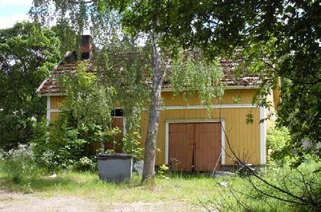 piharakennus kaipaisi kunnostusta.