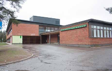 jonka pihapiirissä on kuvanveistäjä Antti Maasalon erikoinen kineettistä taidetta edustava veistos Tuulten