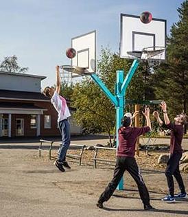 Pallopelialueiden kehittäminen kalusteet ja telineet Katukoripalloalueet hyviä ratkaisuja mikäli