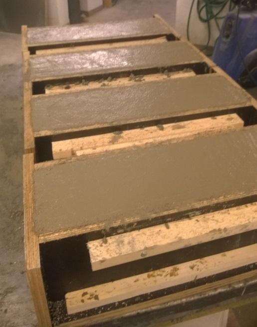 2.3 Uusiobetonin testaus Tuore betoni Tuoreen betonin tiheys määritettiin standardin EN 12350-6 mukaisesti.
