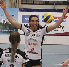 Kuvissa on LiigaPlokin pelaajia Jari Kotkan ikuistamina, tässä Alexandra Reid.
