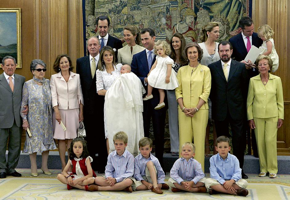 1 Tervetuloa! 15 La familia real. Katso Espanjan kuninkaan Don Felipe VI:n sukupuuta ja vastaa sitä koskeviin kysymyksiin.
