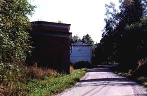 Tie Jyllinkoskea kohti idän suunnasta (rakennuksen 5 kohdalta) Sähkölaitosmuseon rakennuksia lännestä 9.