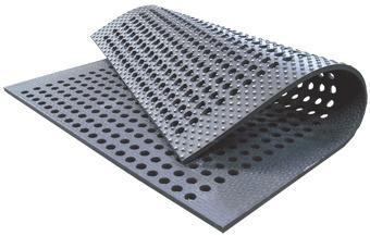 Betonipalkit päällystetty