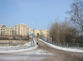istutusten eteen Pasilan aseman aita 43.