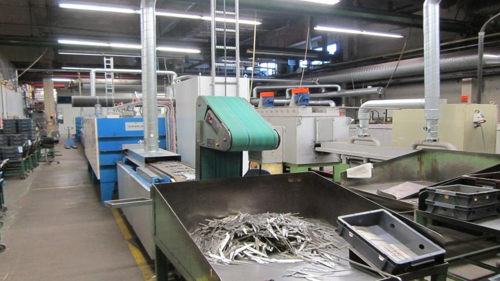 5 Materiaali saapuu tehtaalle ruostumattomina teräsrainarullina. Painoltaan rullat ovat noin 1000 kg.