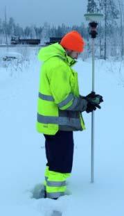 Koneohjausjärjestelmä perustuu GPS/GNSS-tekniikkaan ja laitteella voidaan kartoittaa pisteen koordinaatit ennen kairauksen aloitusta.
