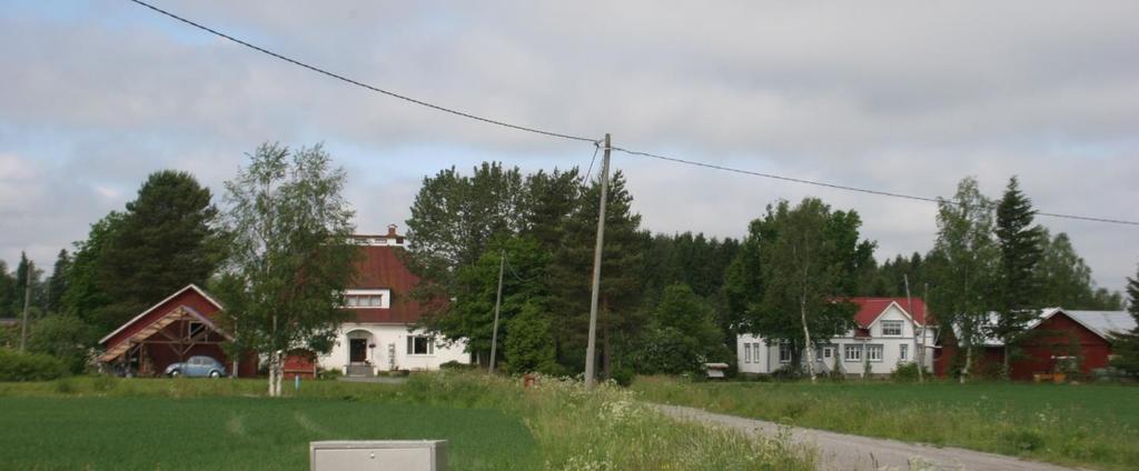 Vähässäkyrössä pappina 1921-23 toiminut pastori Aapeli Saarisalo lahjoitti vuonna 1923 siunauskappelin alttaritauluksi appensa Felix Frangin maalaaman Jeesuksen ylösnousemusta esittävän taulun.