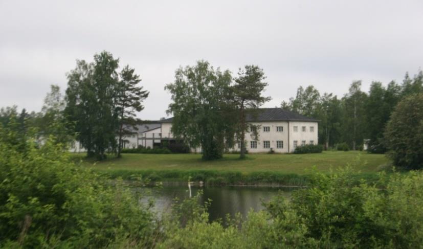 Samalla kun tuulimylly siirrettiin nykyiselle paikalleen, sen siivet korjattiin ja siitä uusittiin pärevuoraus. Mylly on muodoltaan nk. mamsellimylly ja se on hyväkuntoinen.