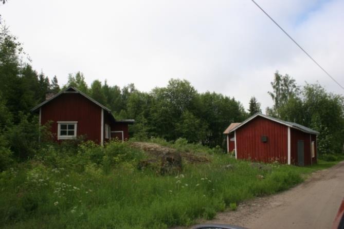 Vanhan Saarenpään kylän miljöö on pääosin kadonnut ja jäljellä on enää vain muutama talo,