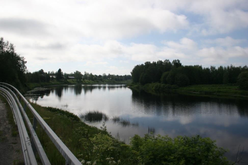 20. KIRKKOSAARI Kirkon eteläpuolella, Kirkkolammen ja Kyrönjoen välissä on Kirkkosaari, jolla pitäjän ensimmäinen kirkko on 1610-1643 sijainnut.
