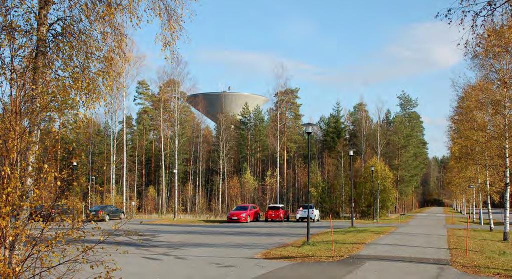 Alueella sijaitsee koulukeskus ja kaksi päiväkotia. Palvelut Keskusta-alueen palvelut sijaitsevat alle kilometrin etäisyydellä.