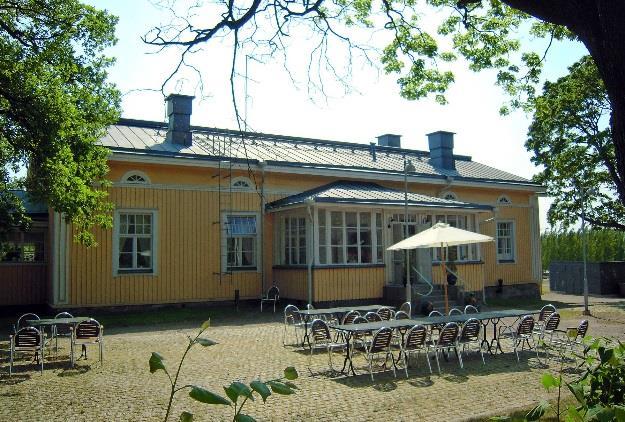 Torstai 22.6. Lähdemme yhdessä klo 12 juhannuslounaalle Viikin Kartanoon (os. Viikinkaari 8). Entisöidyt tilat ja kaunis puutarha huokuvat idyllistä kartanoromantiikkaa.