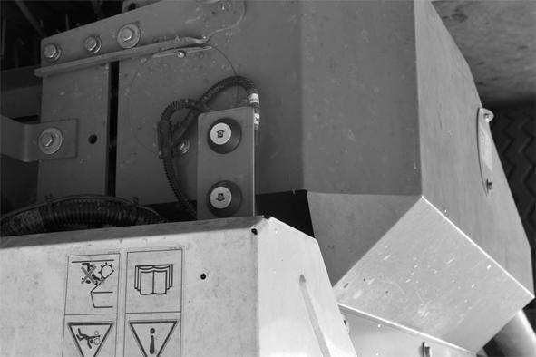 Pos: 129.58 /BA/Info-Center/Ladewagen/Grundbild Endladebetrieb/Taster an der Maschine Ladewagen @ 49\mod_1286868169625_71.docx @ 463430 @ 2 @ 1 Pos: 129.