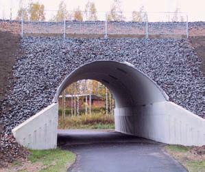 Putkisiltojen siltakohteet ovat pienten vesistöjen ylityspaikat ja pienehköt kevyen liikenteen alikulkukäytävät.