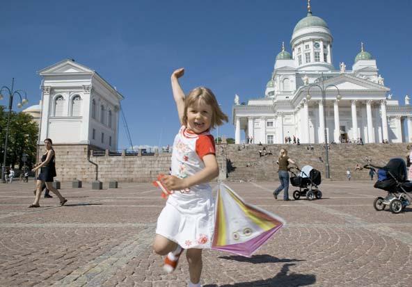 Helsinki LUKIJALLE TILL LÄSAREN Helsingfors har 7 stordistrikt och 33 distrikt. Vart och ett beskrivs på fyra sidor. Första uppslaget berättar om distriktets historia, nuläge och närframtid.