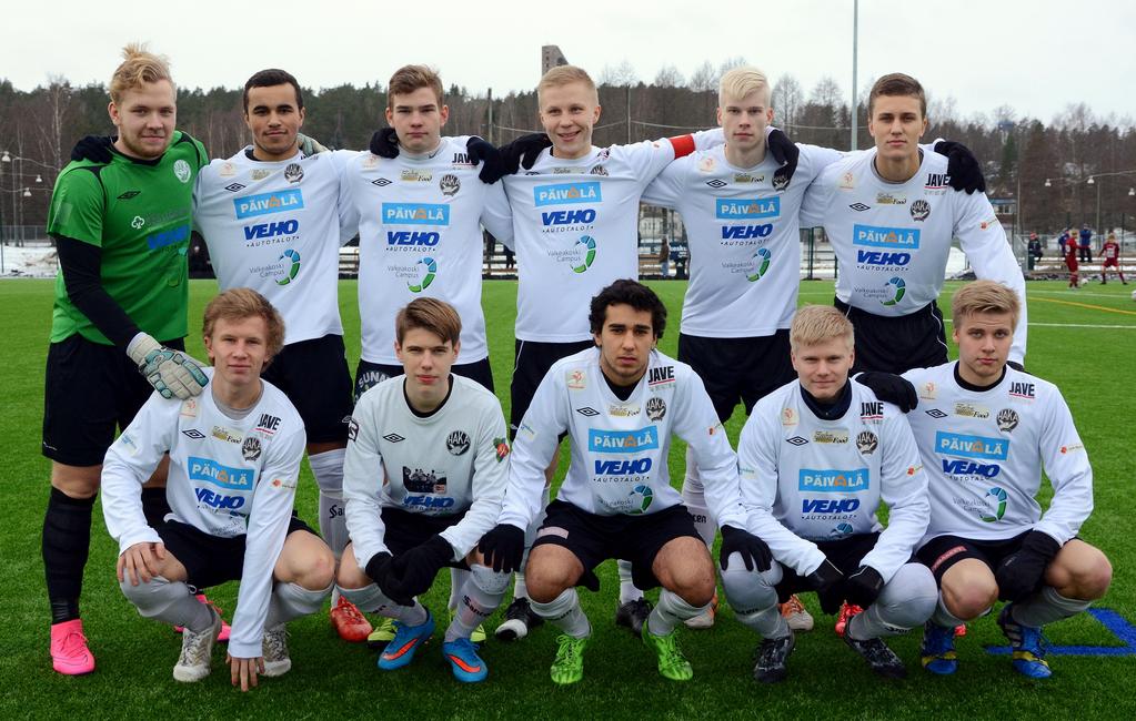FC Haka j/hjs:n A-poikien joukkue käynnisti SM-karsinnat lauantaina 30.1. Pullerilla ottelulla JJK:ta vastaan. Vieraat veivät pelin nimiinsä maalein 2-1.