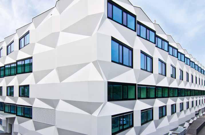 Pinnoite StoVentec R Yliopistorakennus, CH-Luzern. Arkkitehti: Enzmann Fischer AG Architekten BSA/SIA, CH-Zürich.